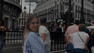 Verónica García (25), pluriempleada para poder vivir en Madrid: "Alquilo un cuarto por 500€ y solo cabe la cama"