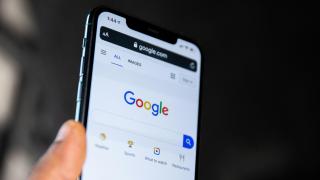 Google tendrá que compartir los datos con sus rivales: por qué eso le puede salir peor que tener que vender Android o Chrome