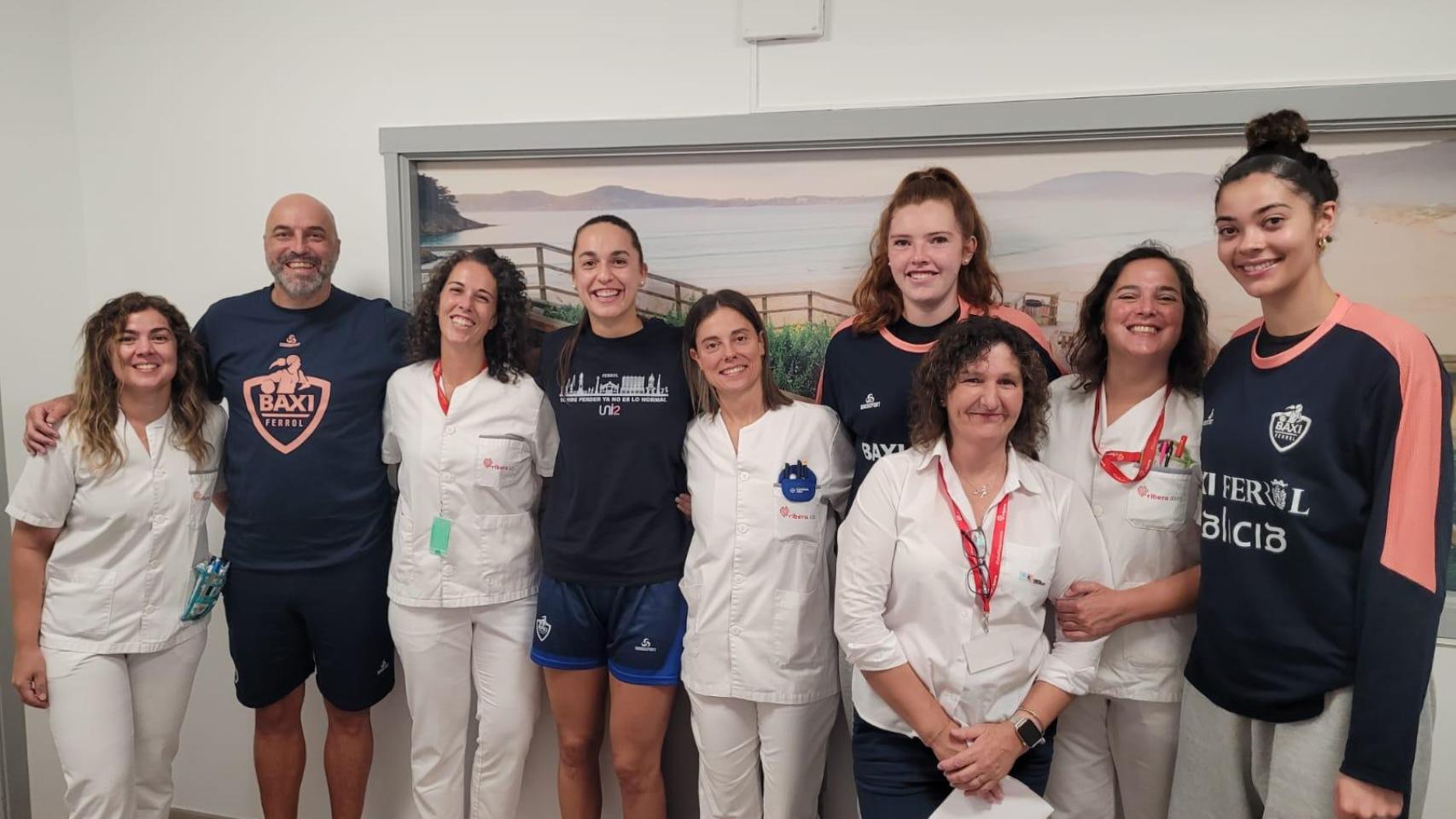 Las jugadoras del BAXI Ferrol pasan las primeras pruebas médicas en el hospital Ribera Juan Cardona