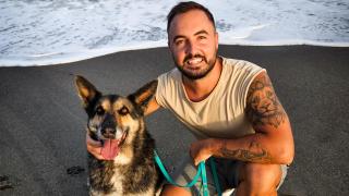 Samuel León, educador canino, desvela la clave para ser un tutor responsable: "Hay que estar a la altura del amor que nos dan"