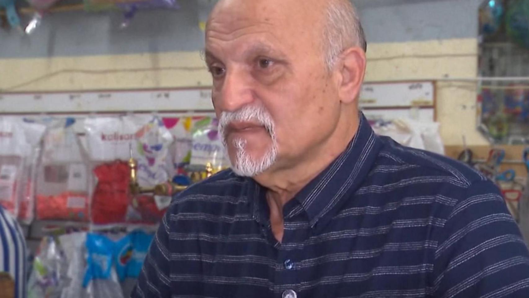 Hooshang Aghdassi es propietario de un negocio en el barrio de Studio City en Los Ángeles.