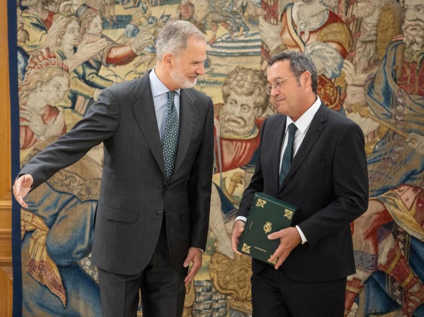 Felipe VI recibe en audiencia a Álvaro García Ortiz, para la entrega de la Memoria Anual de la Fiscalía, en Zarzuela.