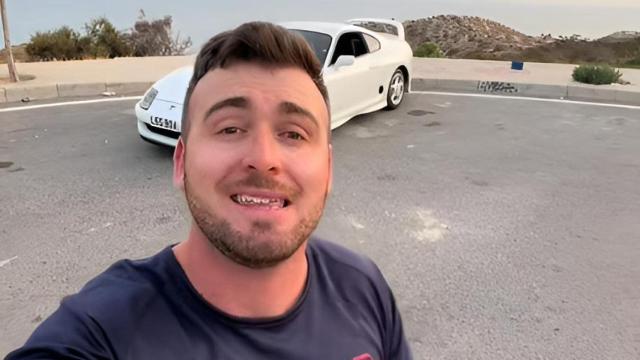 Imagen del revisor desde las redes.