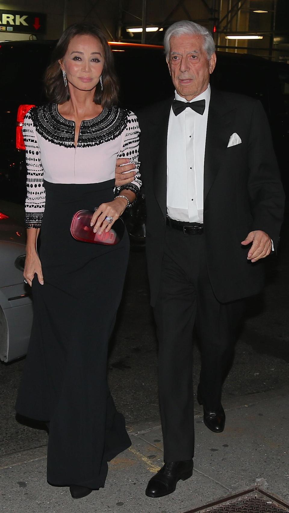 Isabel con Mario Vargas Llosa.