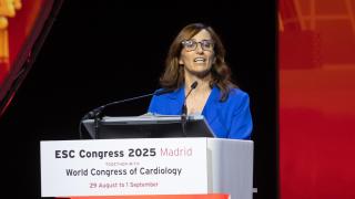 Sanidad ignora las peticiones de los sindicatos y prepara un Foro Marco con las CCAA para finales de septiembre