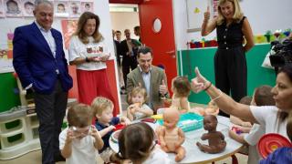 Sanz y Moreno inauguran el curso escolar en Sevilla que arranca con obras en casi 50 colegios públicos