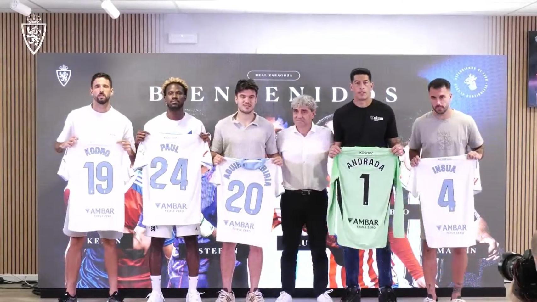 Txema Indias, con los últimos fichajes del Real Zaragoza