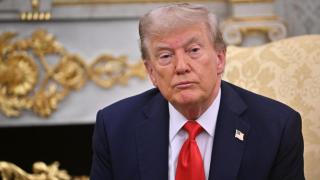 "¡Podría arreglarlo en un mes!": Trump afirma que "la delincuencia está fuera de control en Chicago"
