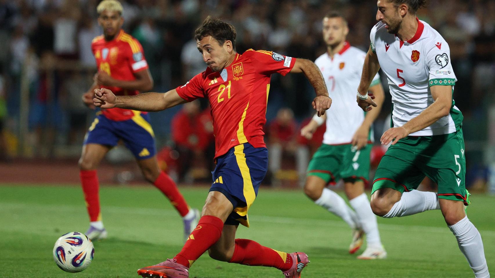 Momento del gol de Oyarzabal contra Bulgaria.