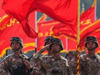 China distrae con sus nuevos drones y misiles pero oculta su arma más eficaz contra EEUU y la UE: los 'hackers' infiltrados
