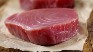 Los pescaderos alertan a España sobre el atún: "Cuanto más grande es la pieza, más mercurio estás comiendo"