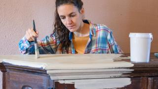Álvaro Toledo, experto en decoración: "Pintar de blanco un mueble antiguo solo por aprovecharlo es un gran error"