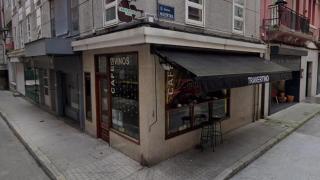 Detienen a un hombre en A Coruña tras reventar la puerta de un bar con una señal de tráfico