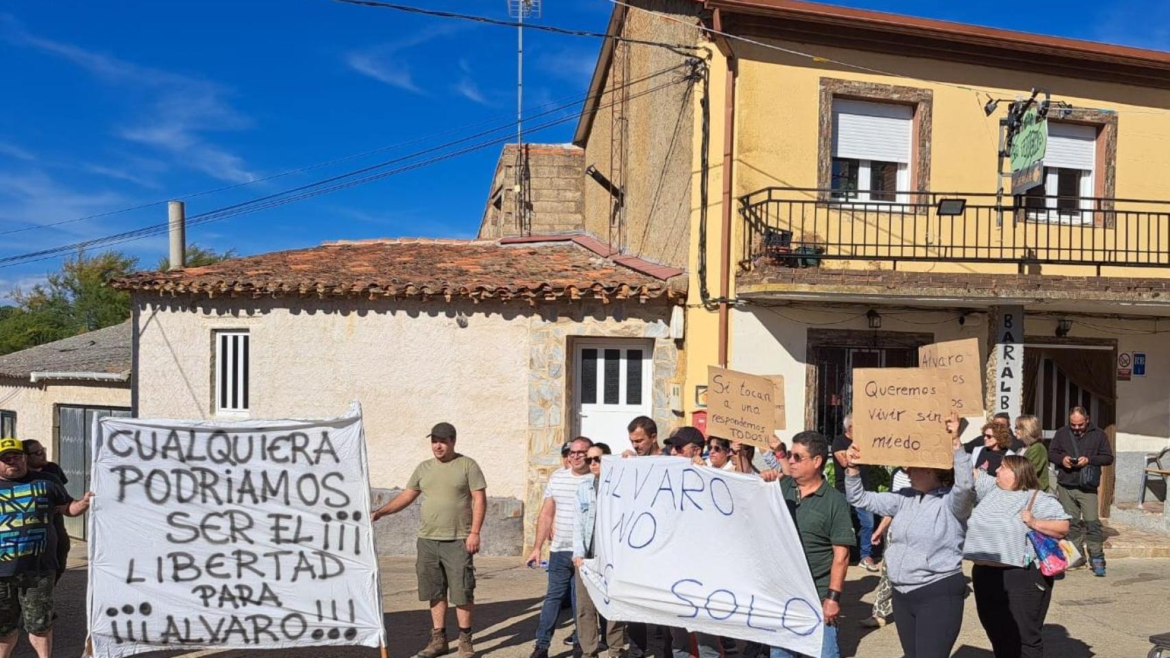 Concentración vecinal de apoyo al detenido en Olleros de Tera