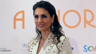 Paloma Cuevas apura el buen tiempo con un vestido hecho de broderie que te enamorará