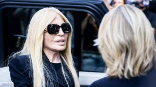 De Donatella Versace a Valeria Mazza: 'celebrities' y figuras del mundo de la moda dan el último adiós a Giorgio Armani