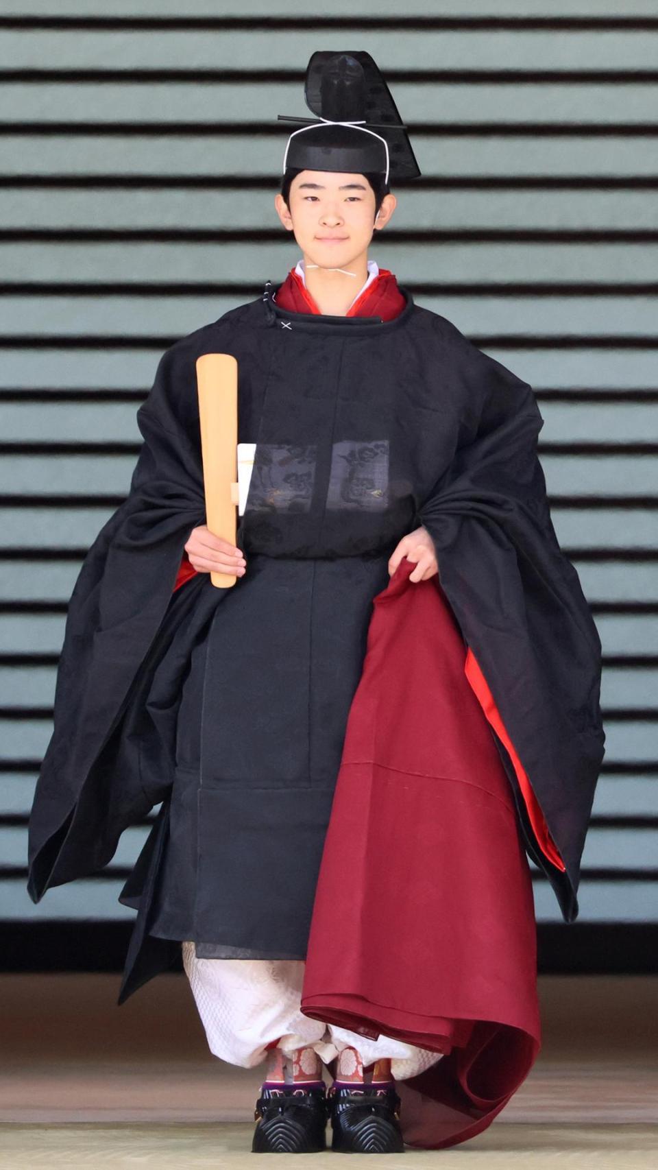 El príncipe Hisahito de Japón, segundo en la línea de sucesión al trono del crisantemo, ha cumplido 19 años este sábado.