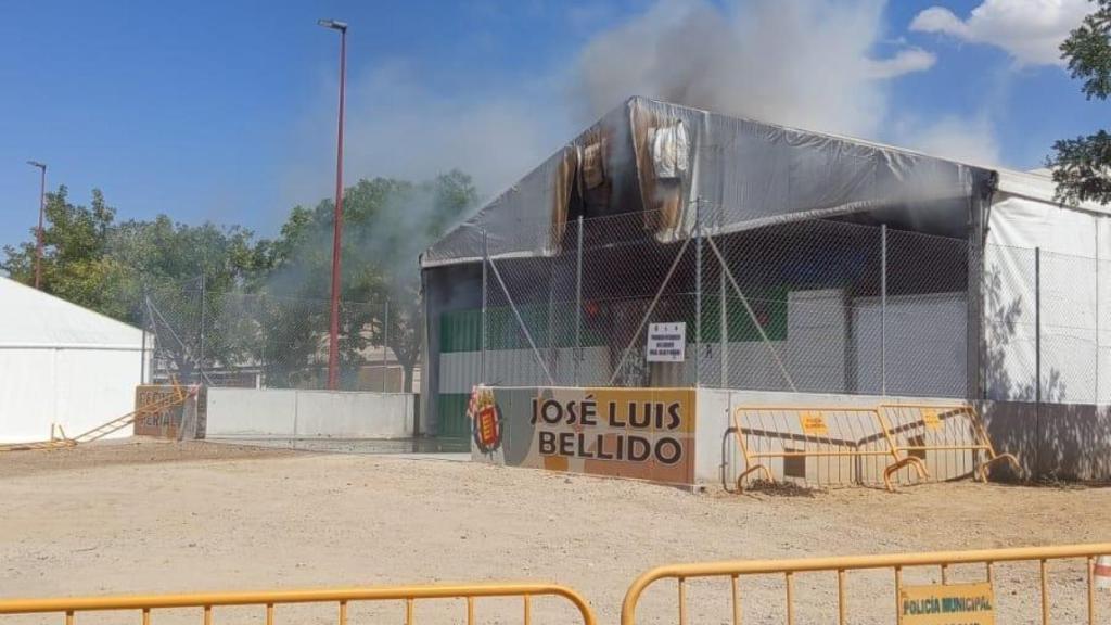 Imagen del recinto ferial tras el incendio en una de las casetas regionales