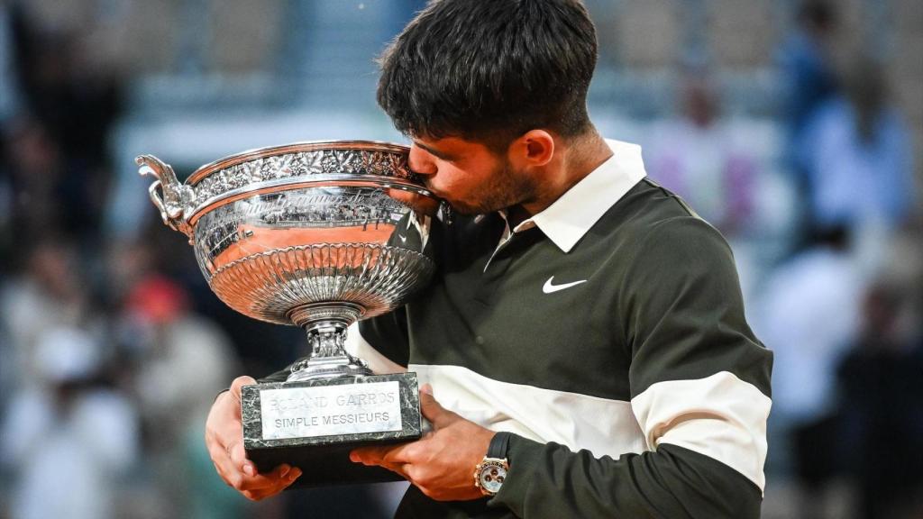 Carlos Alcaraz, with the title of Roland Garros 2025
