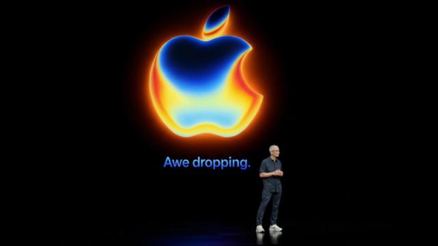 Montaje de Tim Cook con el logo de la keynote Awe dropping.