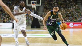 El Unicaja cae en la recta final del Torneo Costa del Sol ante el Real Madrid (82-89)