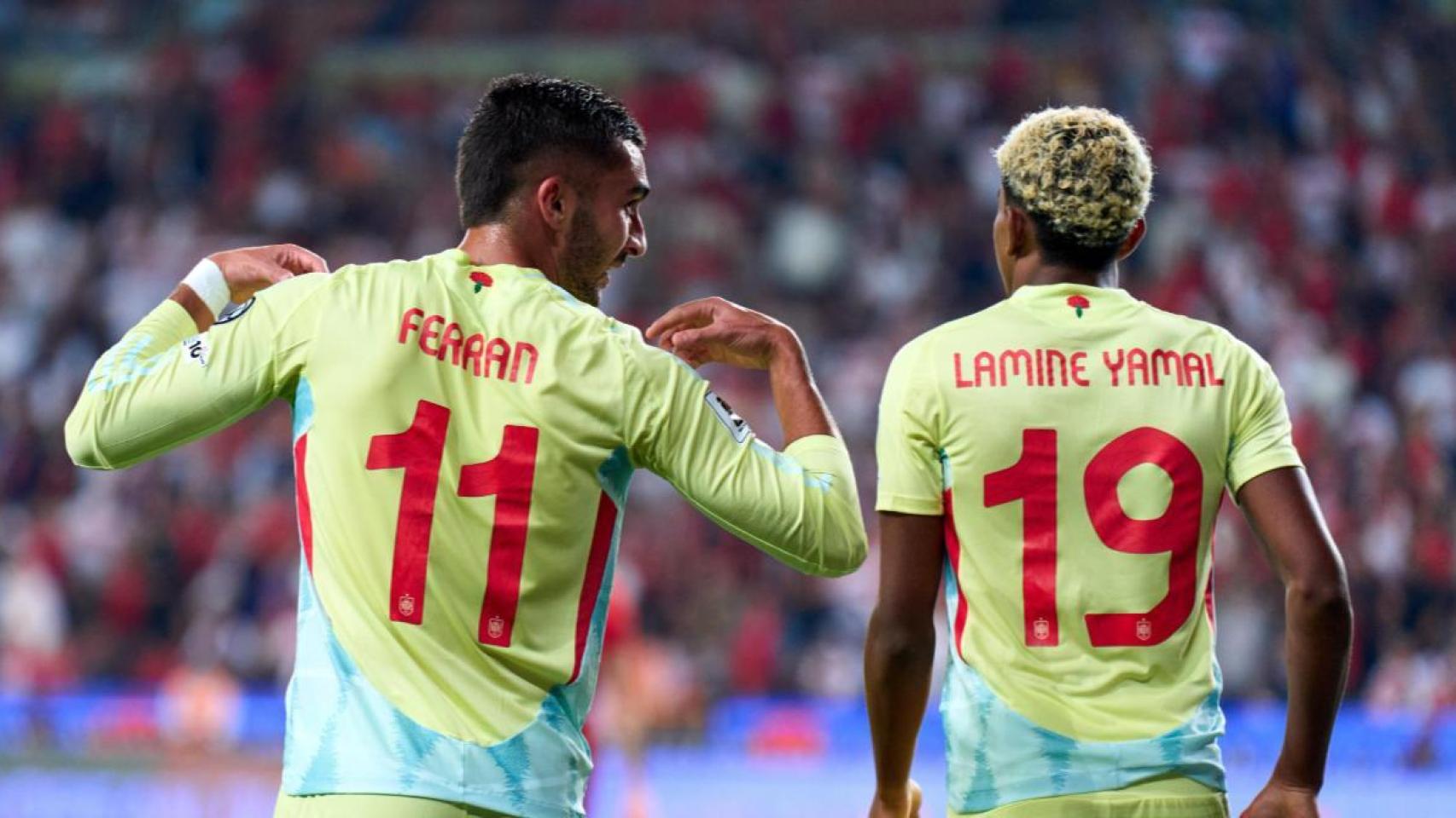 Imagen de Ferran Torres y Lamine Yamal.