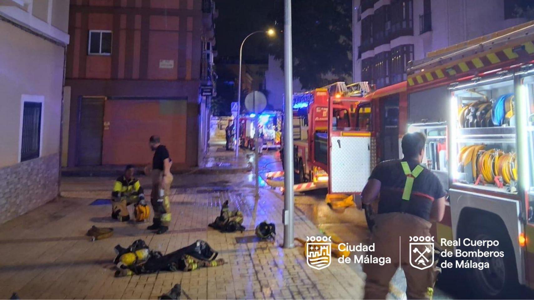 Una imagen de los bomberos en la zona.