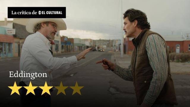 Joaquin Phoenix y Pedro Pascal, en un momento de 'Eddington'