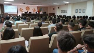 La ULE oferta un curso sobre la enseñanza del leonés en las aulas al precio de 10 euros con descuentos para alumnos