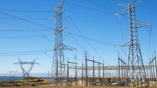 Se desata la locura para acceder a la red eléctrica: se abre la veda para más baterías, data centers y nuevas industrias en España