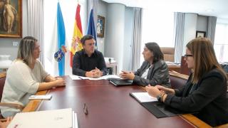 La Diputación de A Coruña y Asociación de Mujeres de Pesca abordan la situación de las profesionales