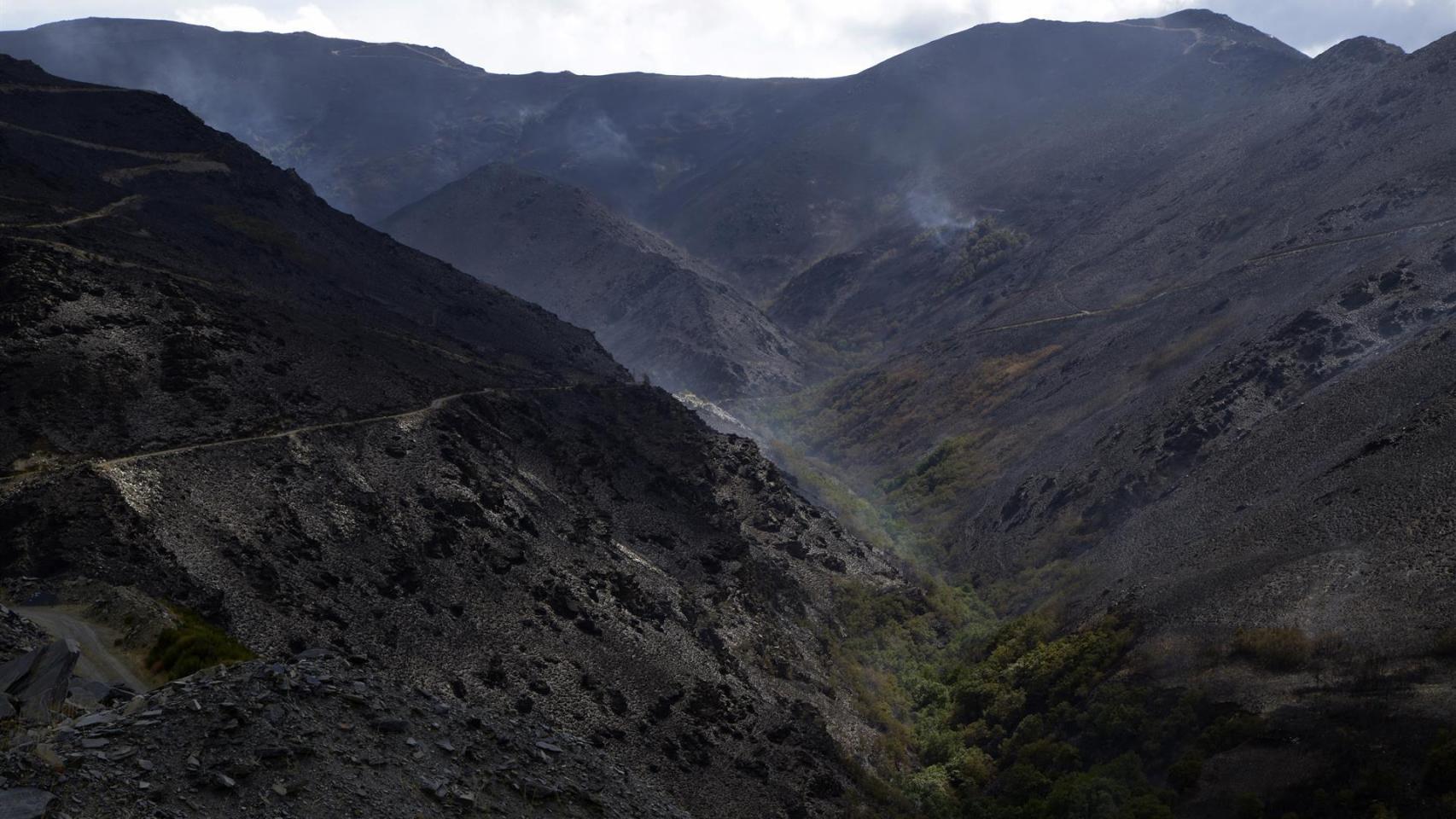 Vista de la sierra quemada, a 7 de septiembre de 2025, en Casaio, Ourense.