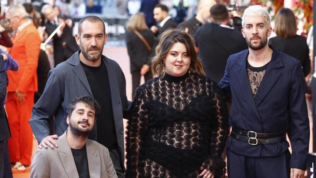 David Broncano con sus compañeros de la revuelta en Festval.