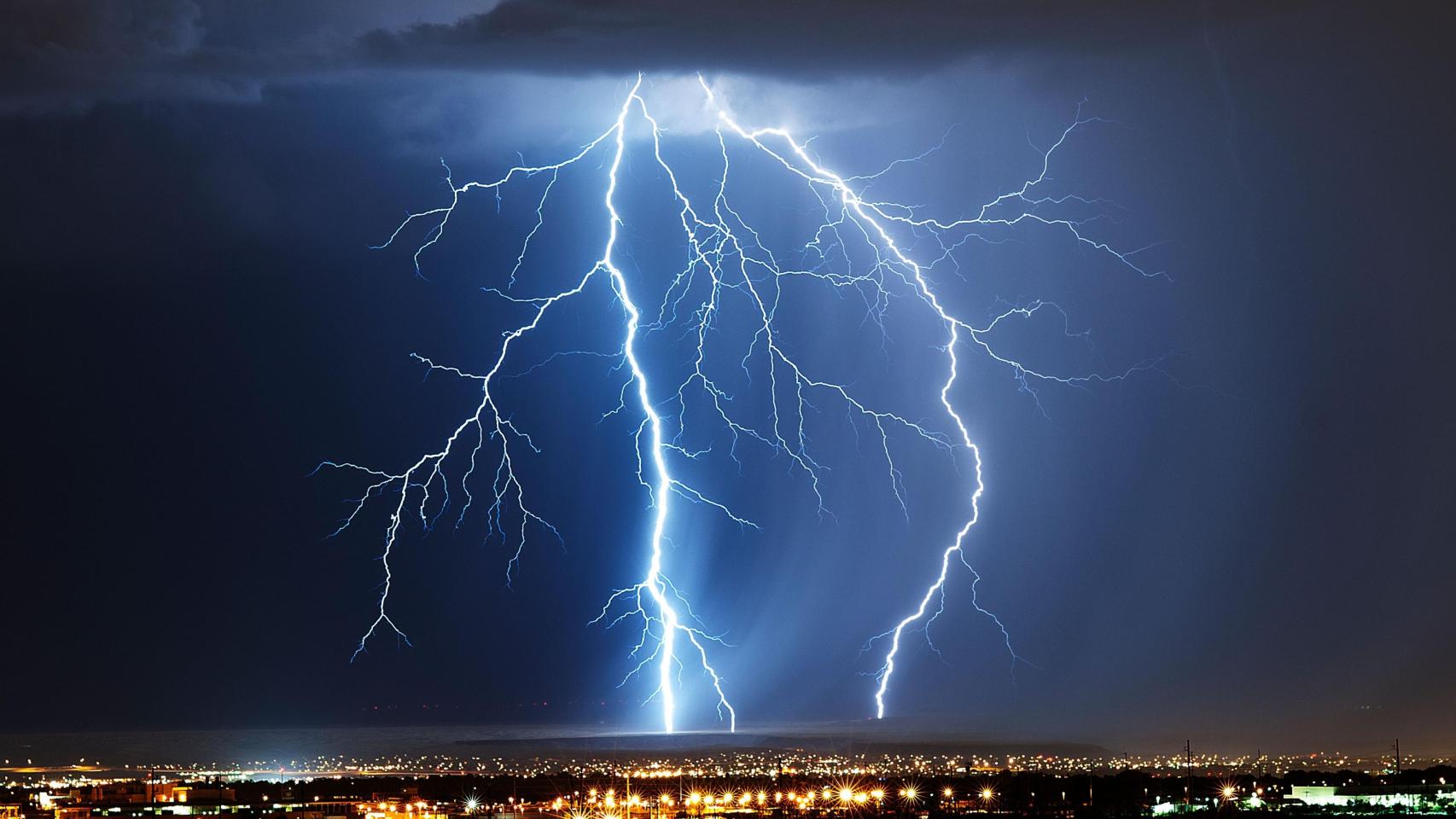 Imagen de archivo de una tormenta eléctrica.