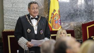 El fiscal, al banquillo: un paso esperado, una suspensión pendiente