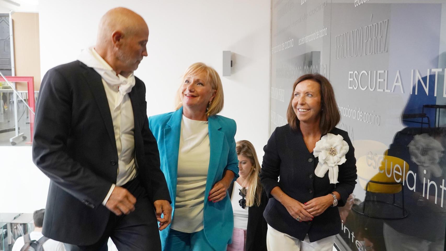 La consejera de Industria, Comercio y Empleo, Leticia García, junto con el presidente de la Cámara de Comercio de Valladolid, Víctor Caramanzana, en la clausura del Pleno
