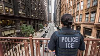 El ICE empieza el megaoperativo "Midway Blitz" en Chicago, lo que podría afectar a miles de migrantes