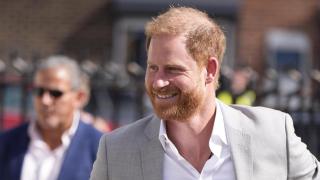 El príncipe Harry dona más de un millón de euros a una ONG británica volcada en niños afectados por la violencia