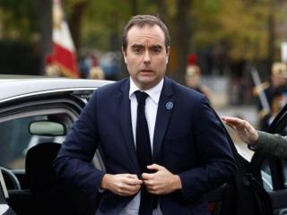 Macron nombra a su ministro de Defensa como nuevo jefe de Gobierno en Francia tras la dimisión de Bayrou