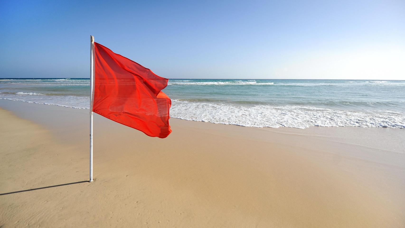 La popular playa de Florida que podría prohibir nadar en sus aguas