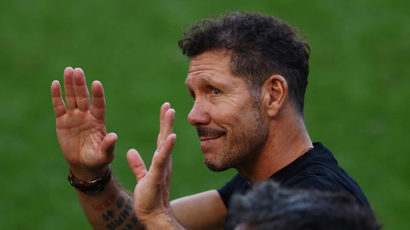 Diego Pablo Simeone dirigiendo al Atlético de Madrid