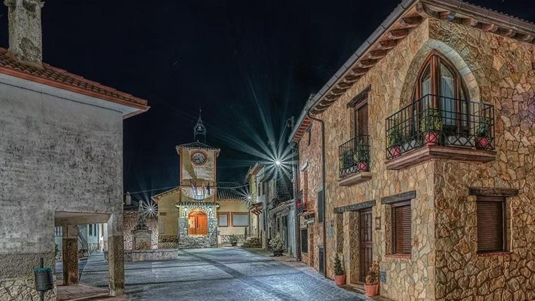 Vista de la bonita plaza de Arbacón.