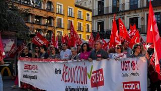 UGT y CCOO movilizan a centenares de trabajadores en Toledo por una jornada de 37,5 horas: "Es un derecho"