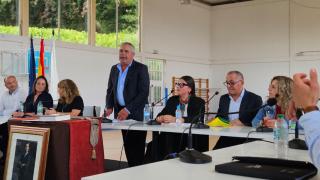 Fernández Mouriño, alcalde de Carral (A Coruña) tras una moción de censura en un pleno convulso