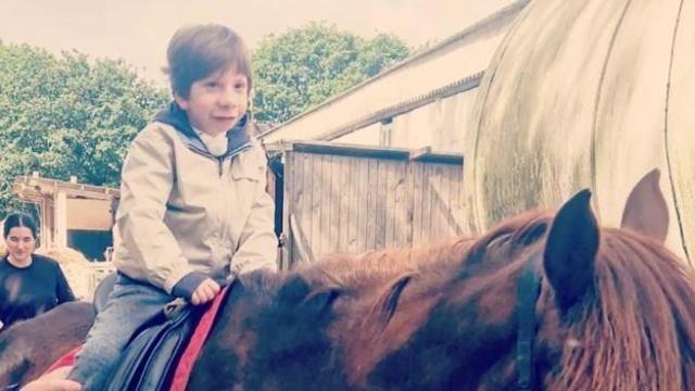 Imagen de Hugo, el joven de A Laracha que no pudo empezar el colegio el pasado lunes.