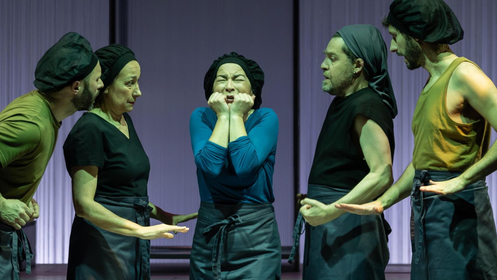 Fran Lareu, Sabela Gago, Fina Calleja, Fernando Dacosta y Fernando González en 'El Dragón de Oro'. Foto: Rubén Vilanova