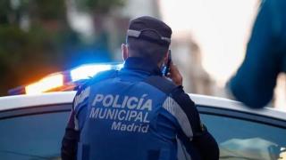 Dos matrimonios detenidos en Tetuán por dejar a sus hijos menores en un coche mientras se iban de fiesta