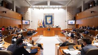 Vuelve el fuego a las Cortes de Aragón: primer cara a cara del curso entre el Gobierno de Azcón y la oposición
