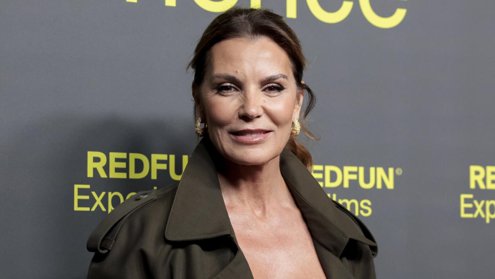 Mar Flores en el photocall de un evento.