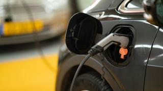 La batería que va a cambiar los coches eléctricos: promete una autonomía de 800 kilómetros con sólo 12 minutos de carga